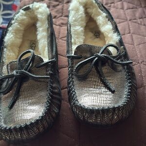 UGG 1002807 Women's Classic Dakota II Metalic Slippers Shoes Size 7